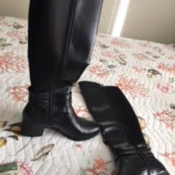 Fiona Boots NWT - Picture 2 of 7